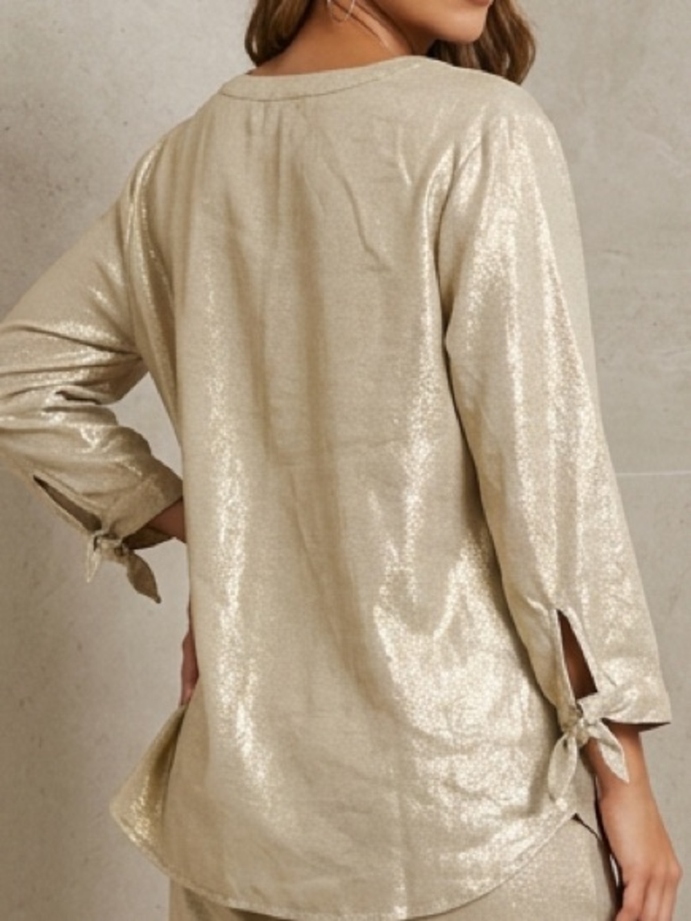 Ellen Tracy Linen Metallic Gold V-Neck Tie-Sleeve Blouse - Picture 3 of 4